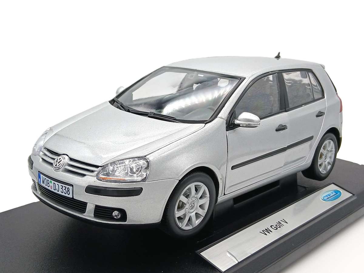 Welly Volkswagen VW Golf GTI Mk V 1/18