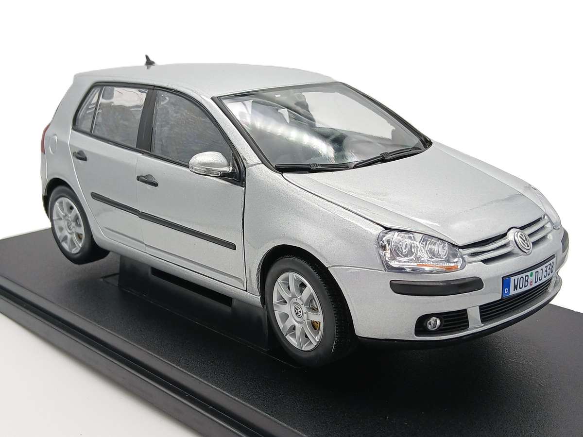 Welly Volkswagen VW Golf GTI Mk V 1/18