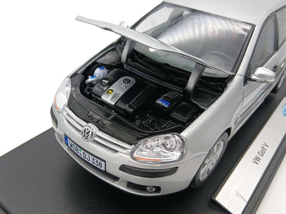 Welly Volkswagen VW Golf GTI Mk V 1/18
