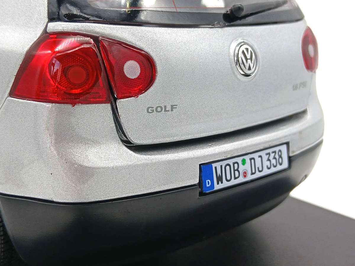 Welly Volkswagen VW Golf GTI Mk V 1/18