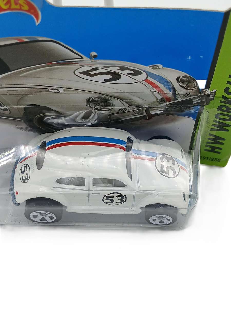 Hot Wheels Volkswagen VW Beetle The Love Bug Herbie 2014