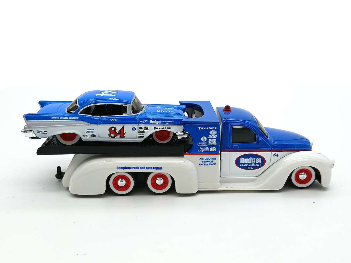 Maisto Elite Transport Missile Tow Flatbed '57 Chevy Bel Air #84 - WHITE & BLUE
