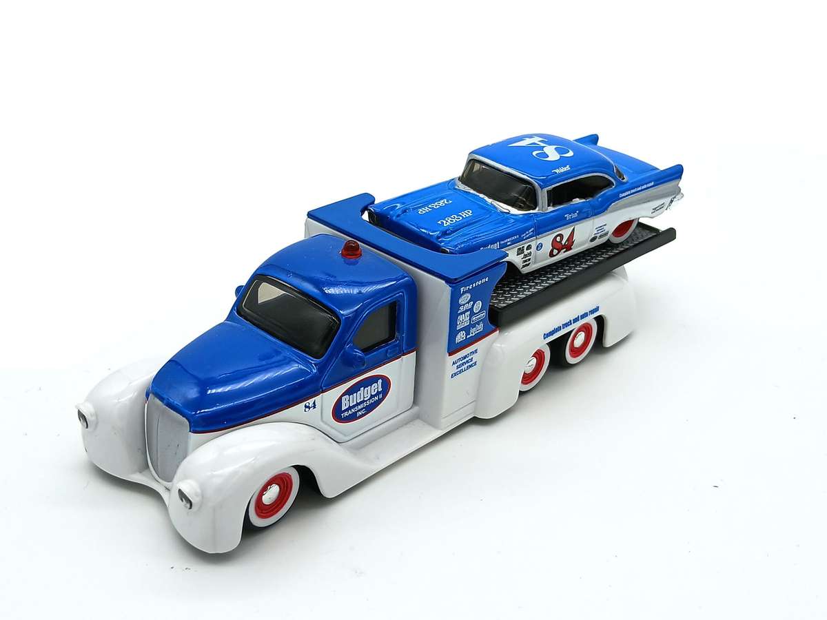 Maisto Elite Transport Missile Tow Flatbed '57 Chevy Bel Air #84 - WHITE & BLUE