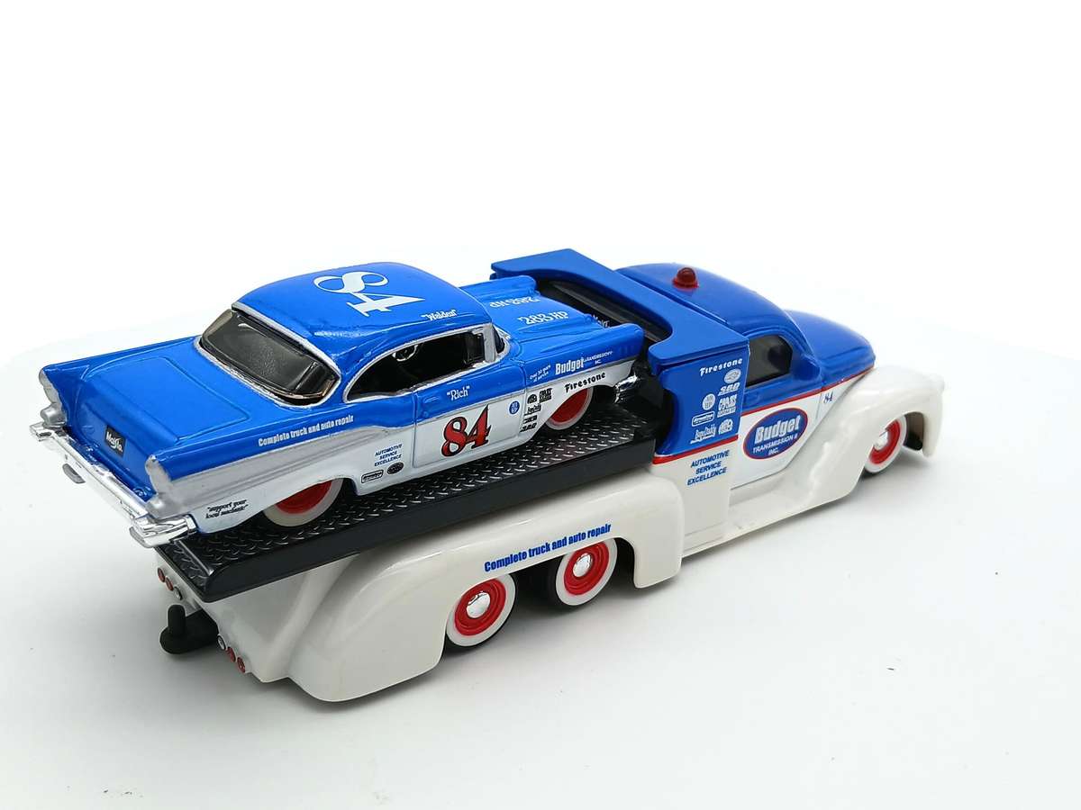 Maisto Elite Transport Missile Tow Flatbed '57 Chevy Bel Air #84 - WHITE & BLUE