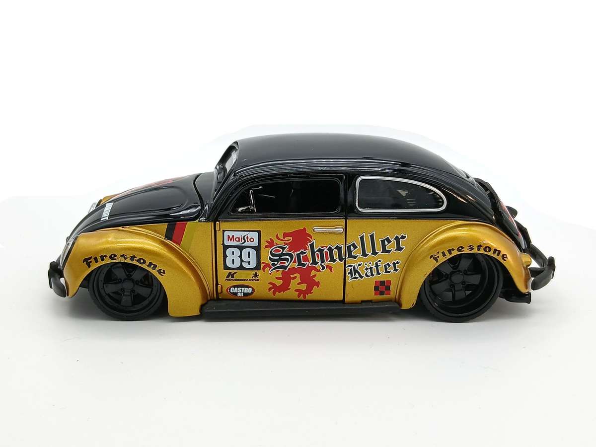 Maisto Volkswagen VW Beetle Race Team All Stars - Rare