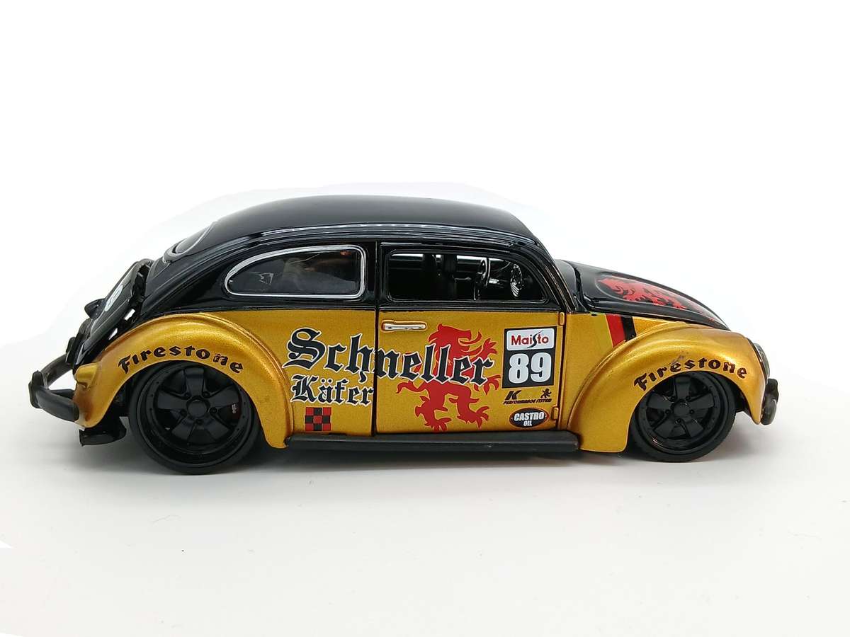 Maisto Volkswagen VW Beetle Race Team All Stars - Rare
