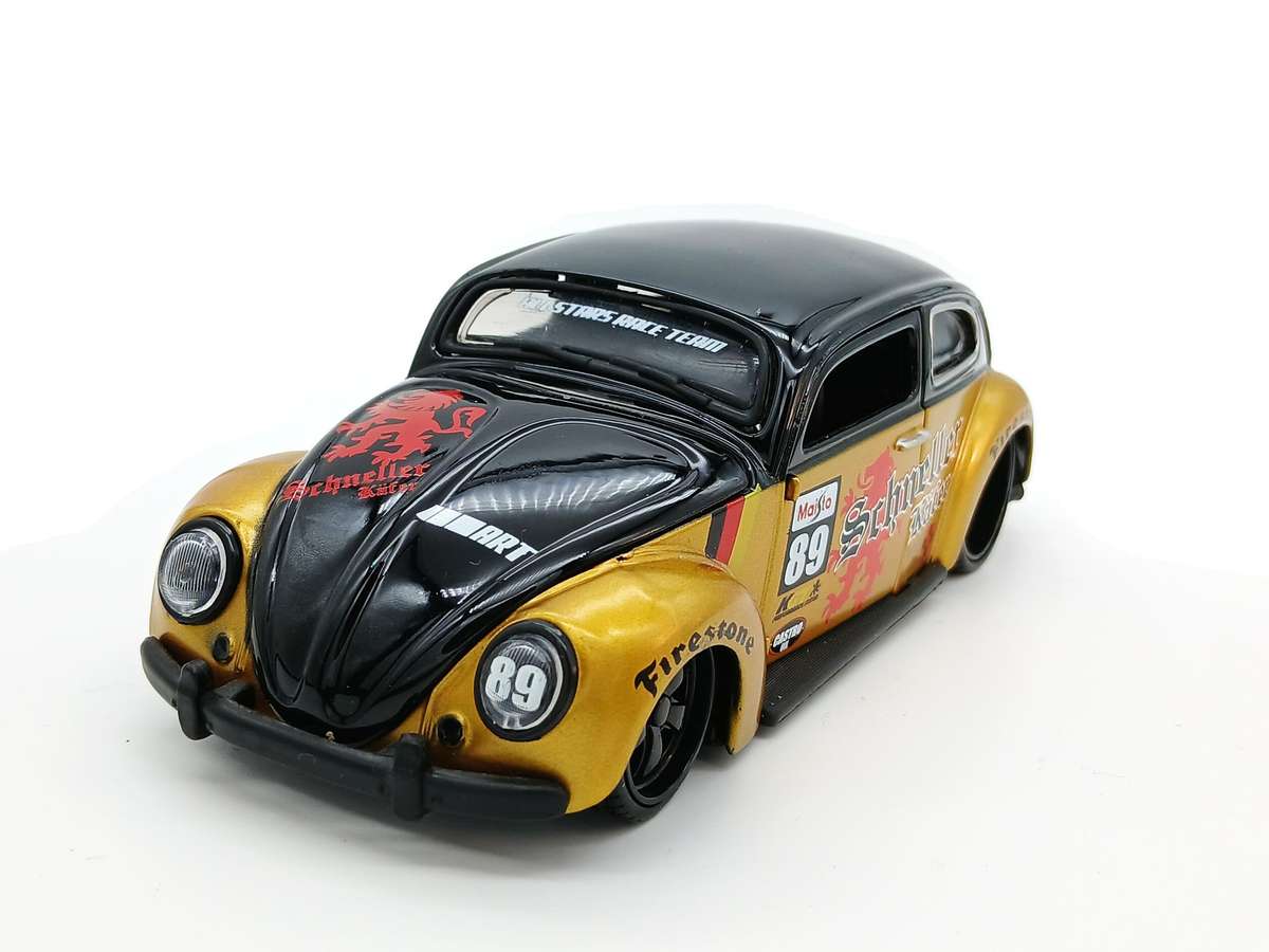 Maisto Volkswagen VW Beetle Race Team All Stars - Rare
