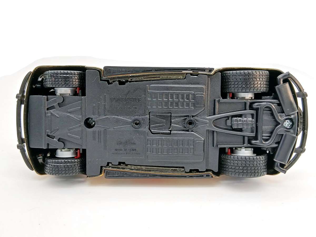 Maisto Volkswagen VW Beetle Race Team All Stars - Rare