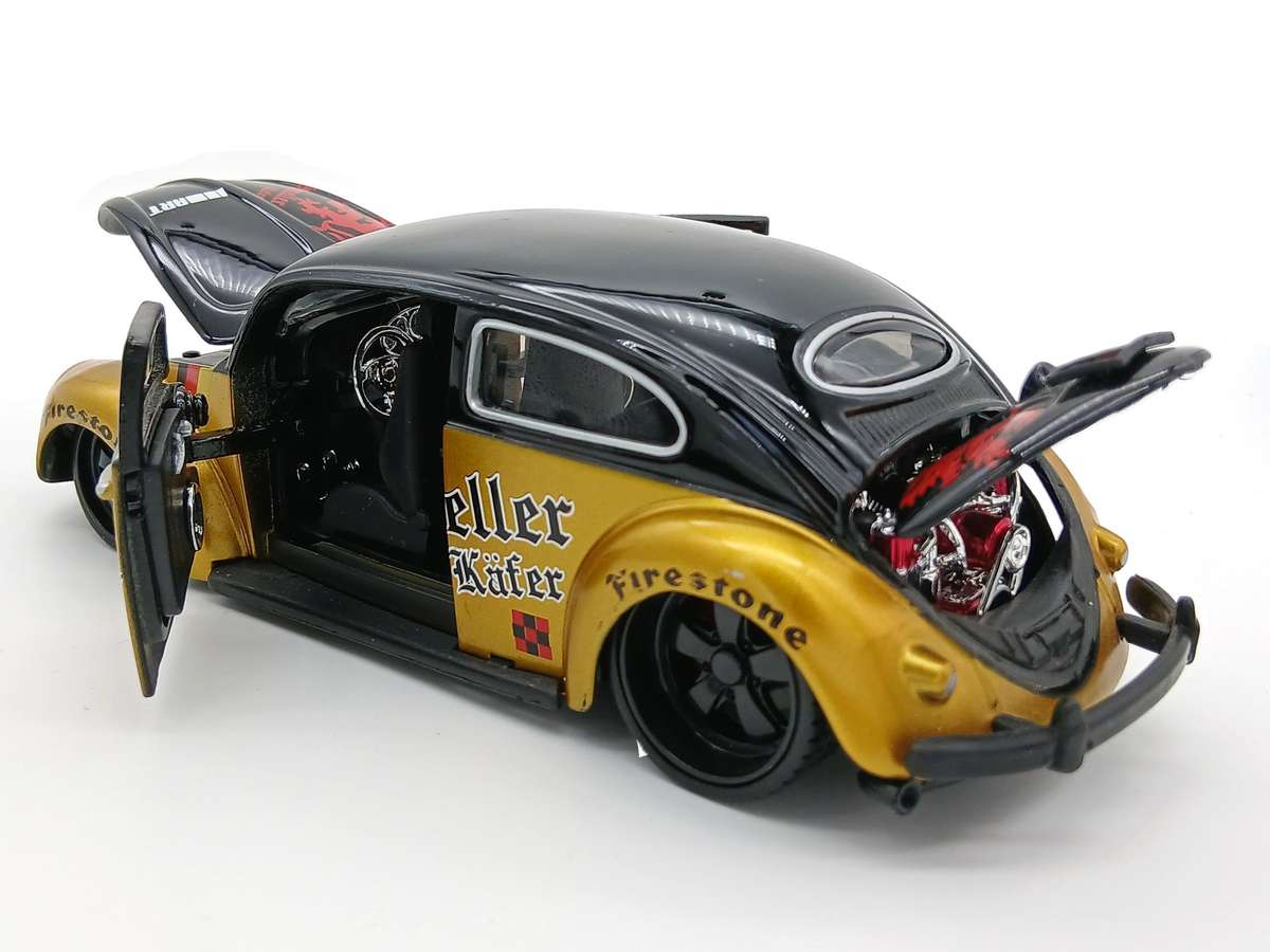 Maisto Volkswagen VW Beetle Race Team All Stars - Rare