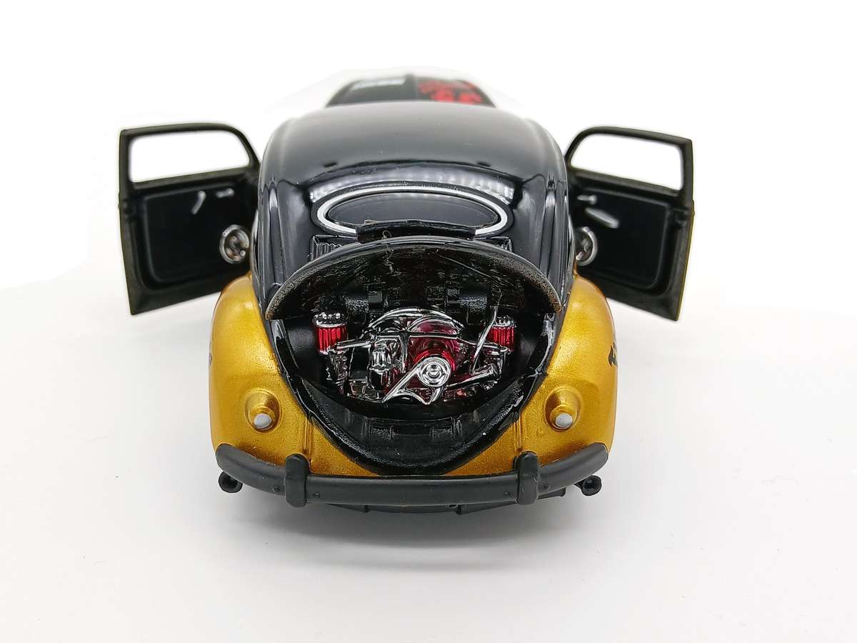 Maisto Volkswagen VW Beetle Race Team All Stars - Rare