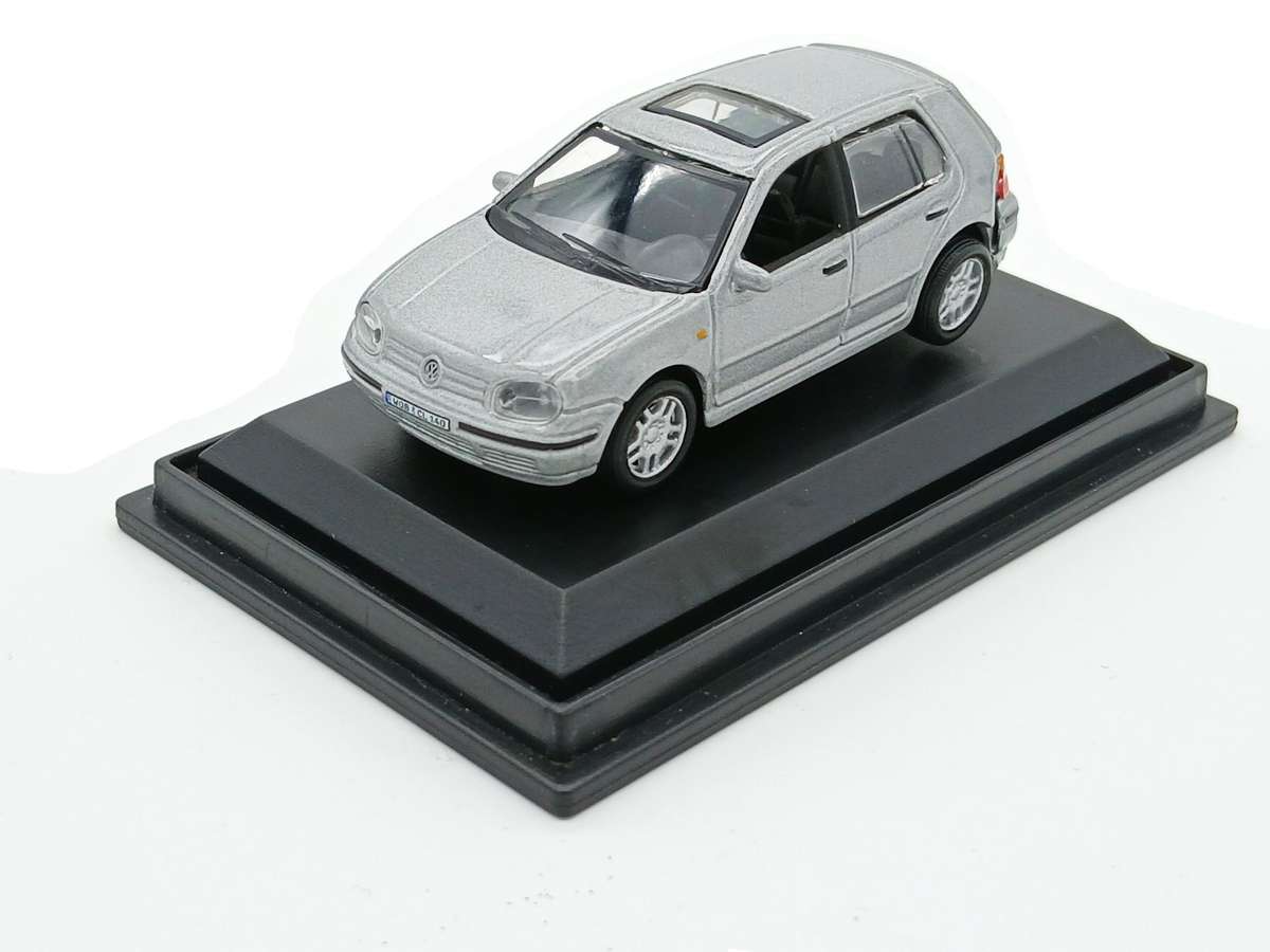 Hongwell Volkswagen VW Golf Mk4 GTi 1/72