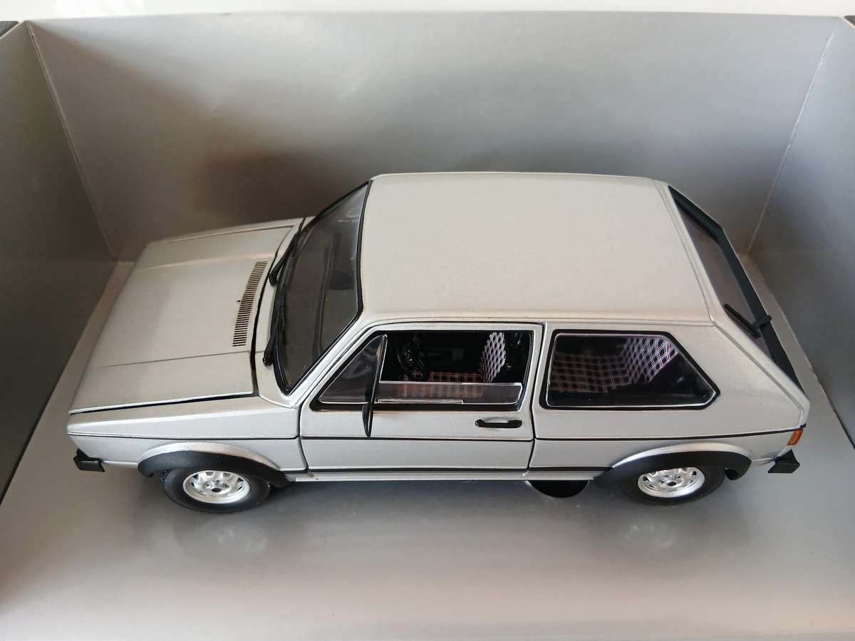 Sun Star Volkswagen VW Golf GTI Mk1 1/18