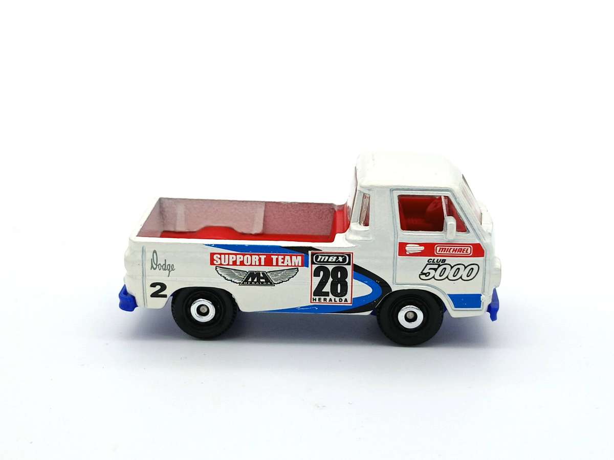 Matchbox 1966 Dodge A100 Club5000 Support Team Pickup