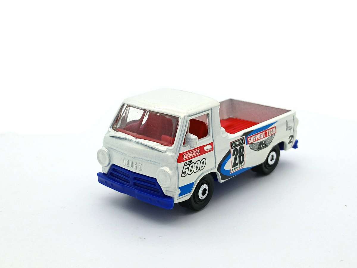 Matchbox 1966 Dodge A100 Club5000 Support Team Pickup