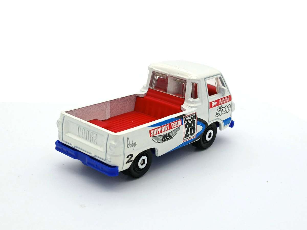 Matchbox 1966 Dodge A100 Club5000 Support Team Pickup