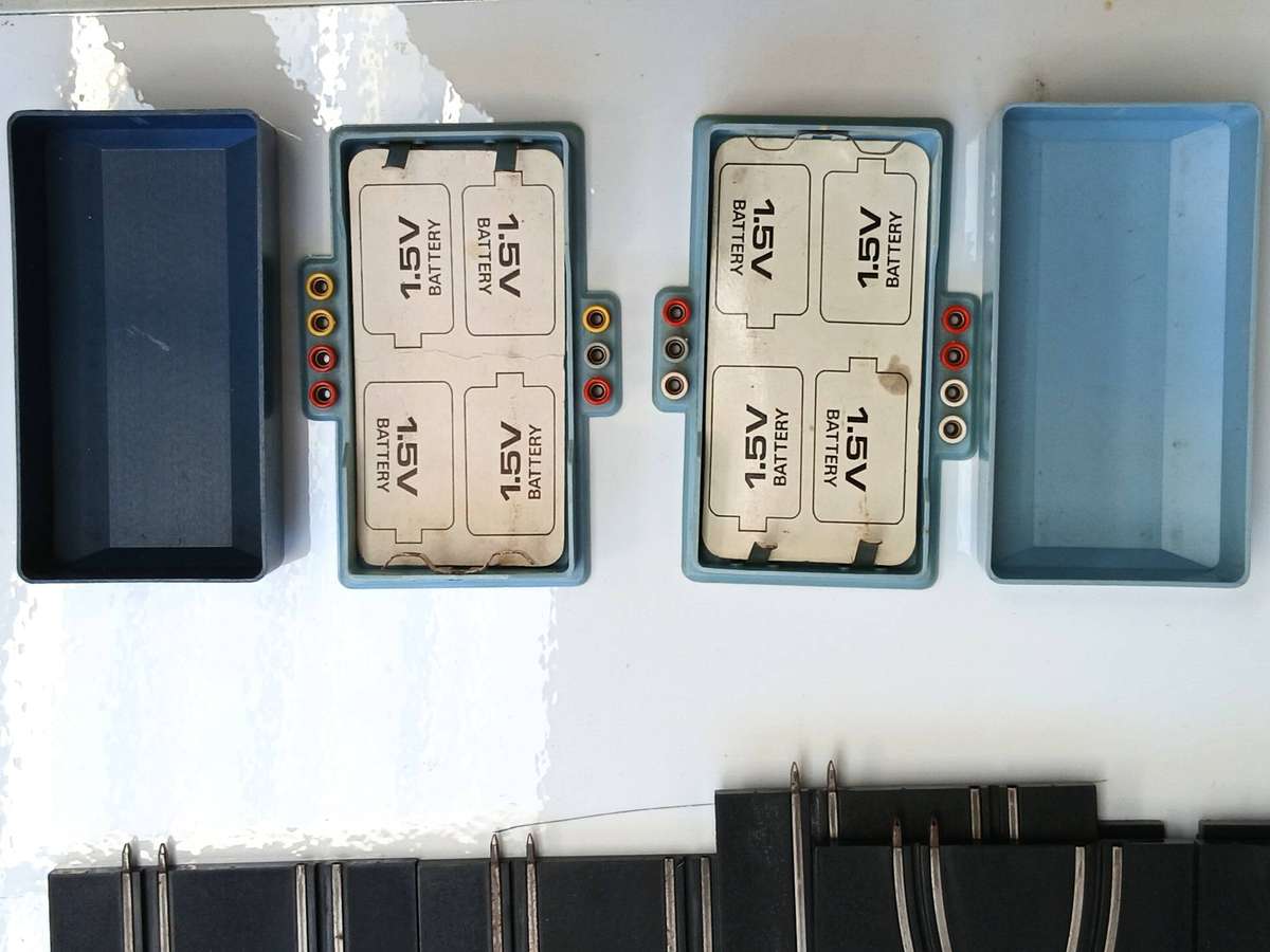 Vintage Slot car track parts Speedtrax and Lincoln International 1979