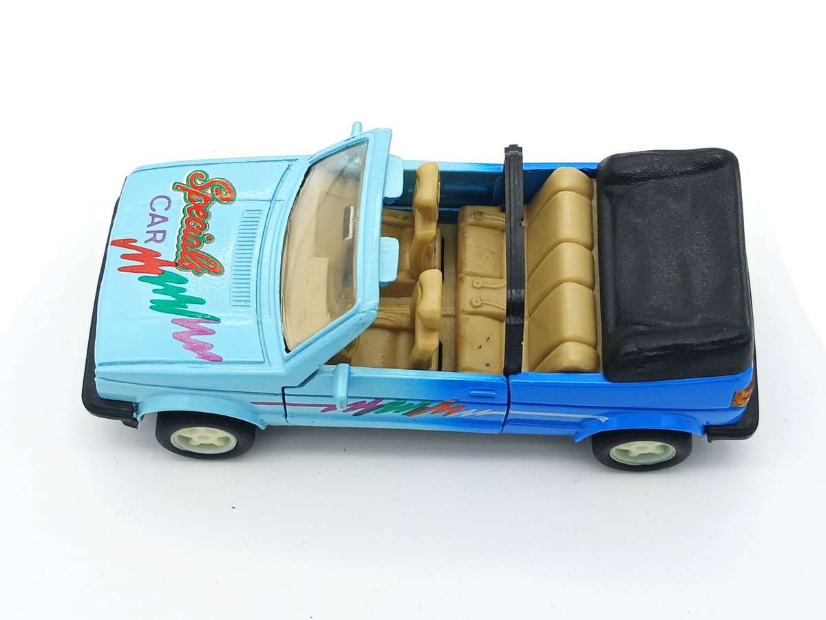 Welly Volkswagen VW Golf Cabriolet 1/36