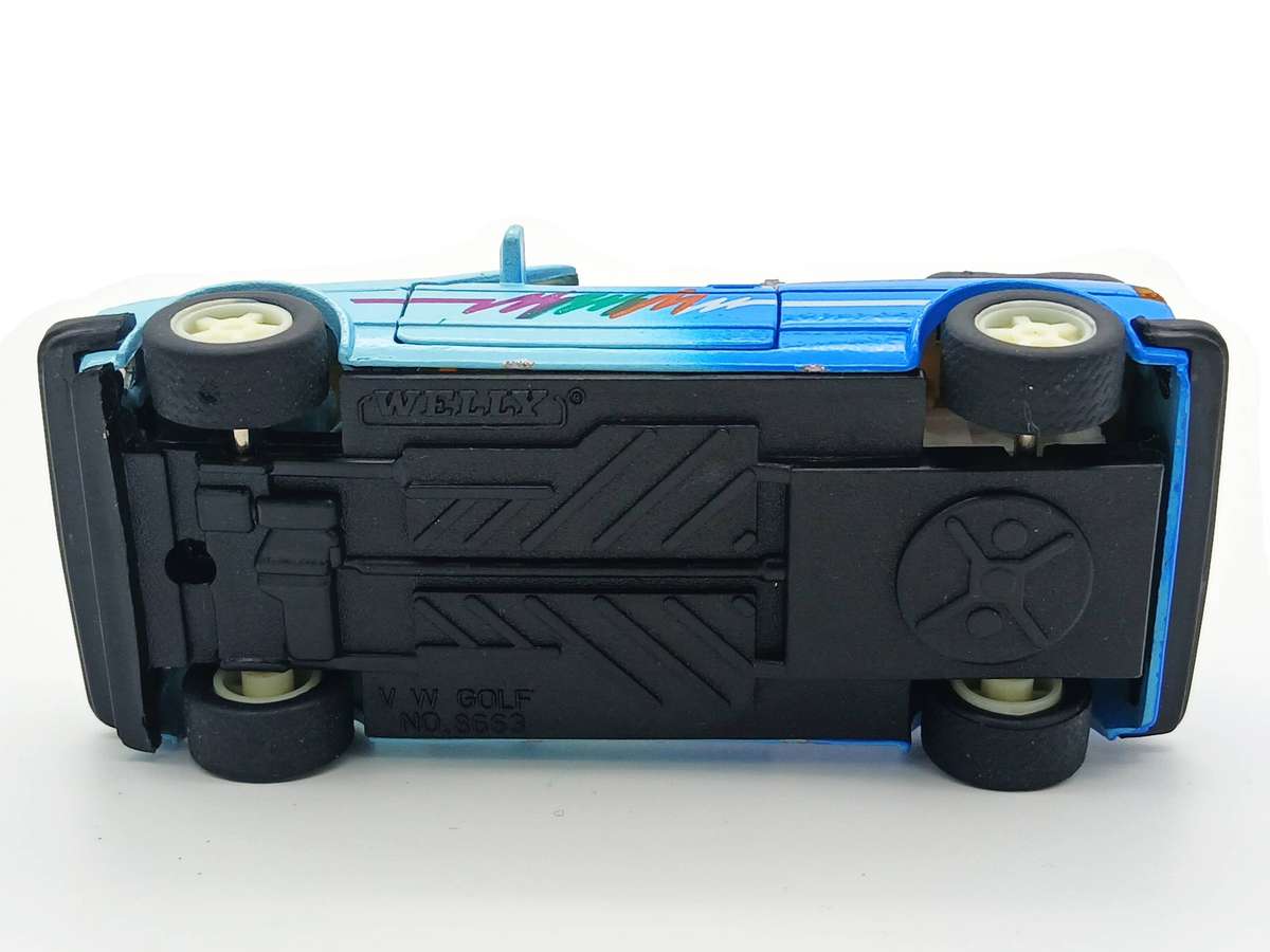 Welly Volkswagen VW Golf Cabriolet 1/36