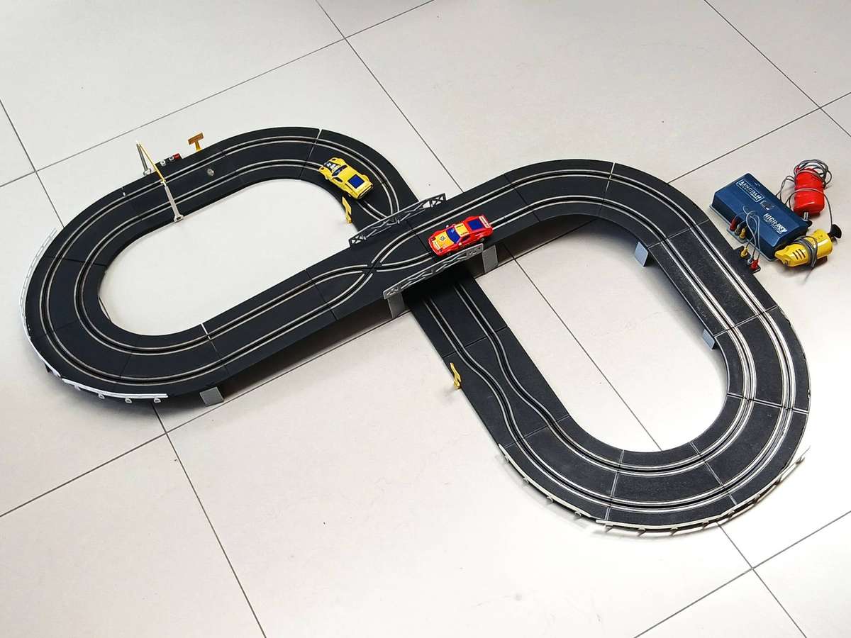 Vintage Slot car track parts Speedtrax and Lincoln International 1979