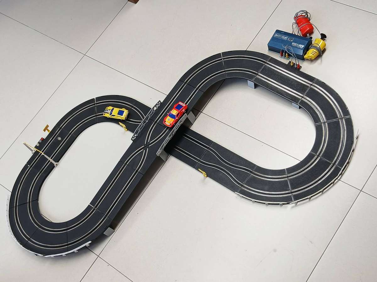 Vintage Slot car track parts Speedtrax and Lincoln International 1979