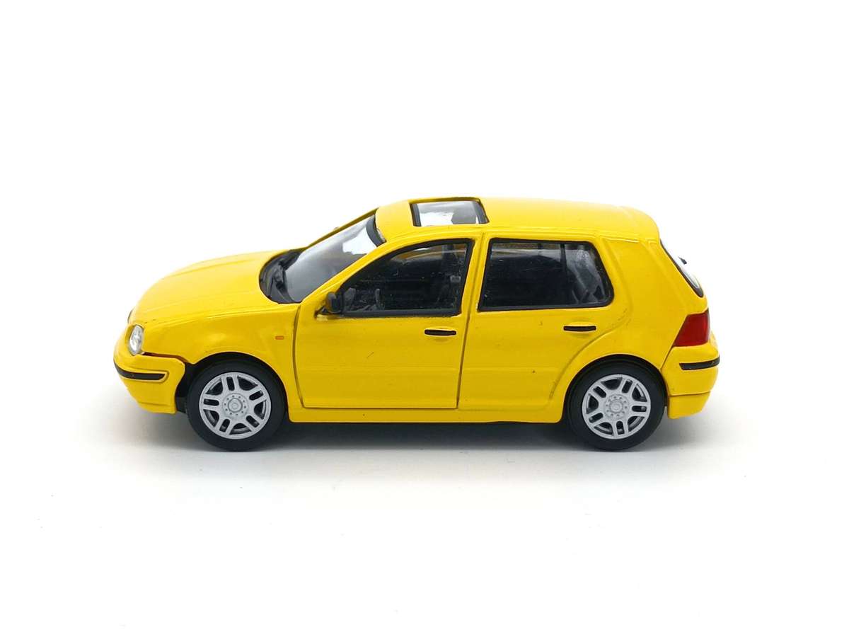 Schuco Volkswagen VW Golf GTI Mk4 1/43