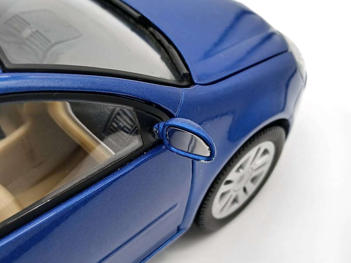 Bburago Volkswagen VW Golf 1.6 FSI MkV 1/18