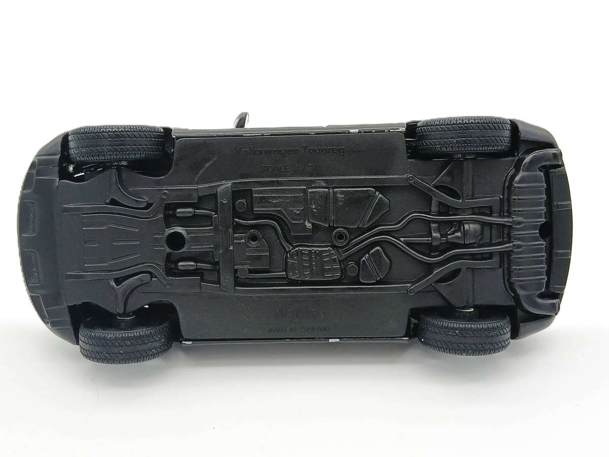 Maisto Volkswagen VW Touareg V10 TDI 1/24