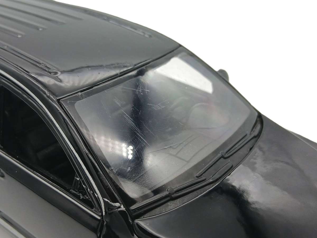 Maisto Volkswagen VW Touareg V10 TDI 1/24