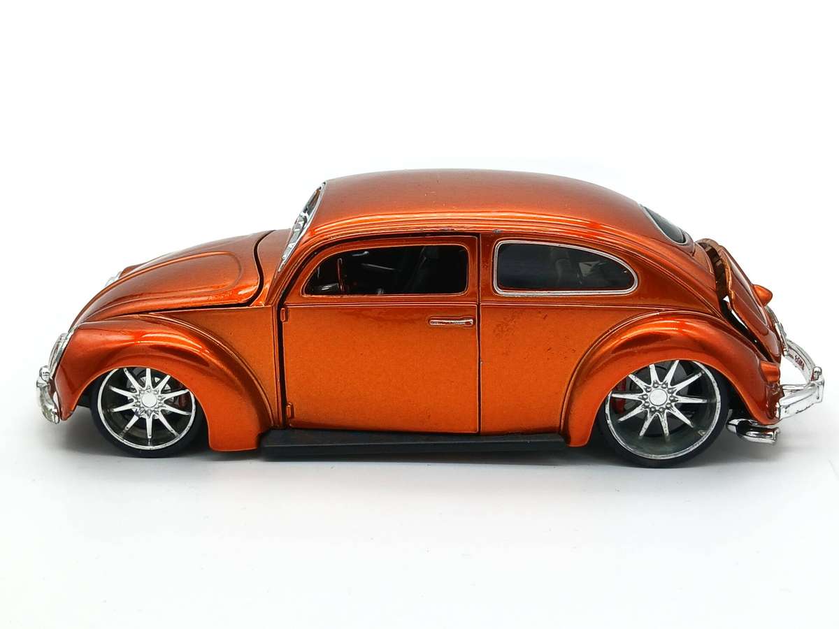 Maisto Volkswagen VW Beetle Gridez for restoration 1/24