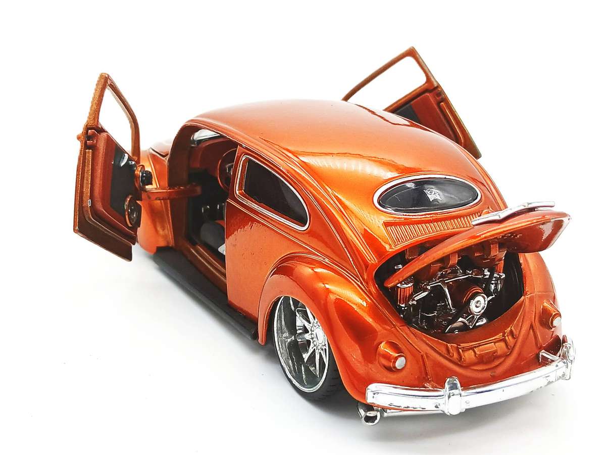 Maisto Volkswagen VW Beetle Gridez for restoration 1/24