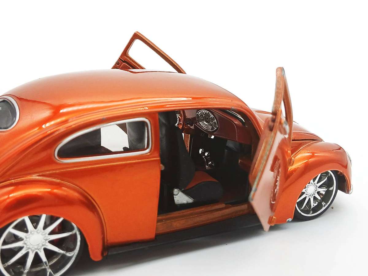 Maisto Volkswagen VW Beetle Gridez for restoration 1/24