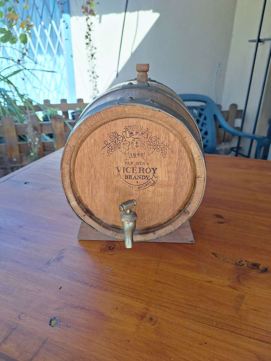 VINTAGE WOODEN BRANDY KEG - SMALL