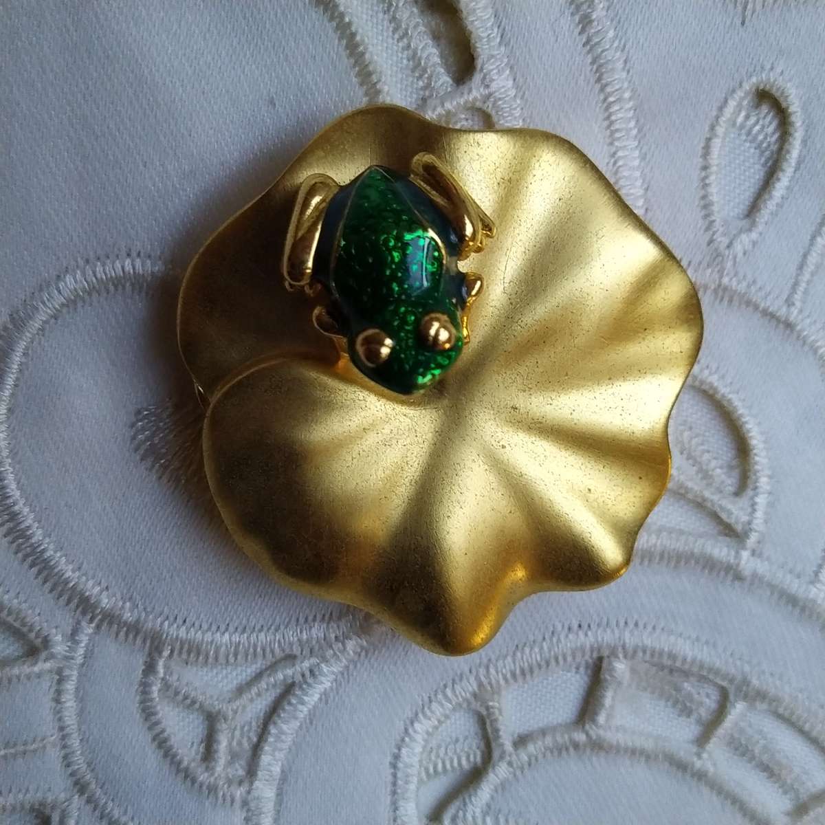 Estee Lauder Frog on a Lily Leaf Puppy Perfume Holder
