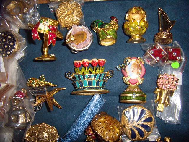 Estee Lauder Frog on a Lily Leaf Puppy Perfume Holder