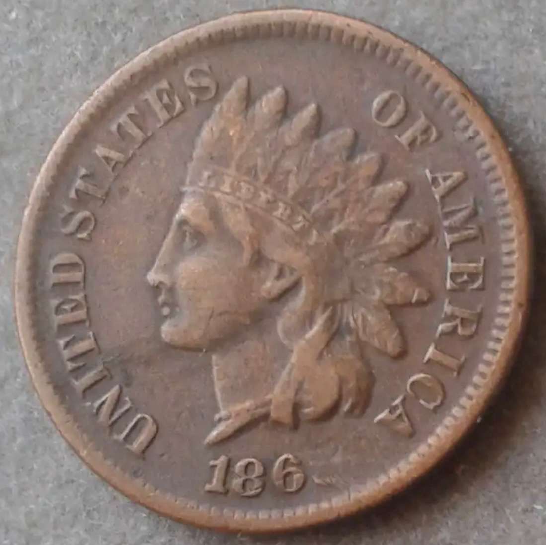 A rare error beautiful USA cent from 1860's. Missing last digit in date. VF condition
