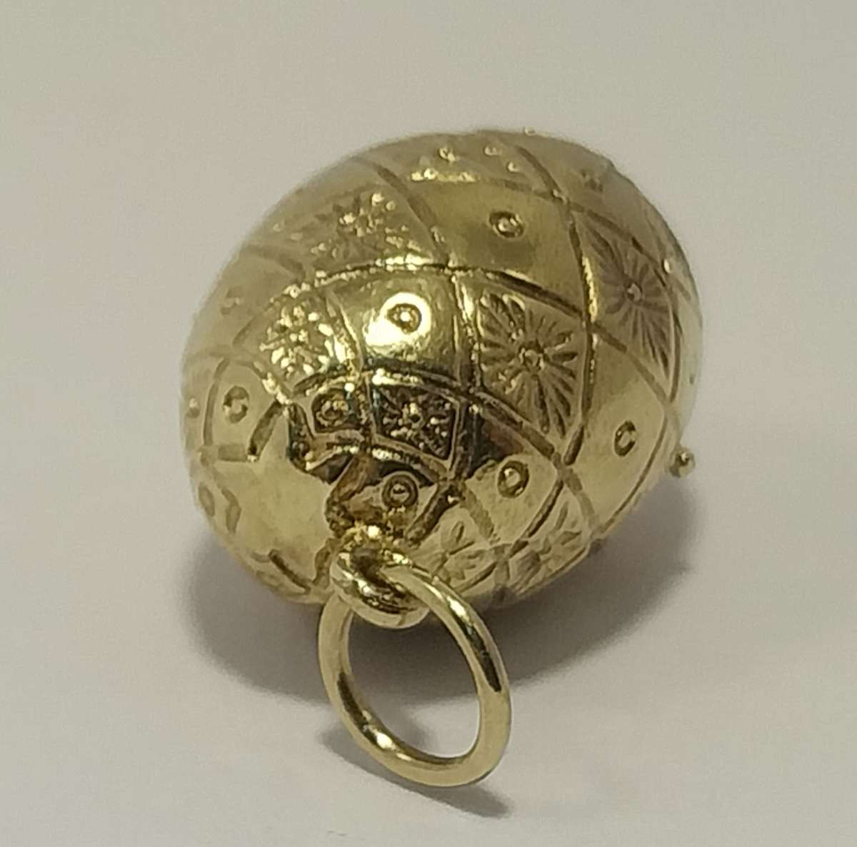 9ct Yellow Gold Egg Pendant