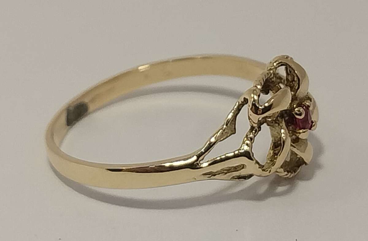 9ct Yellow Gold Ring