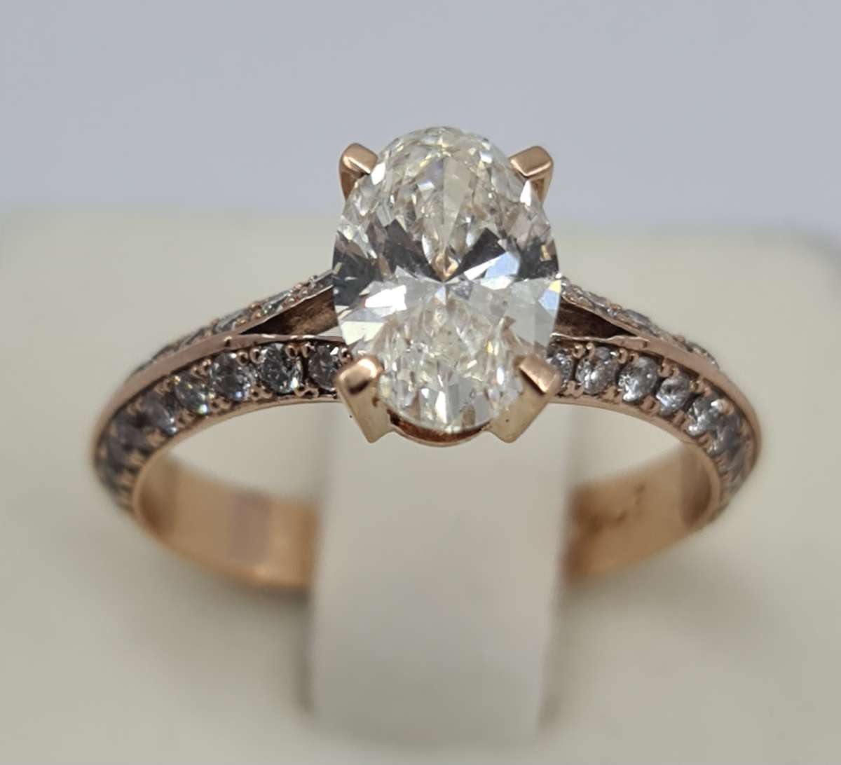 18ct DIAMOND RING WITH 1.08ct DIAMOND / ROSE GOLD