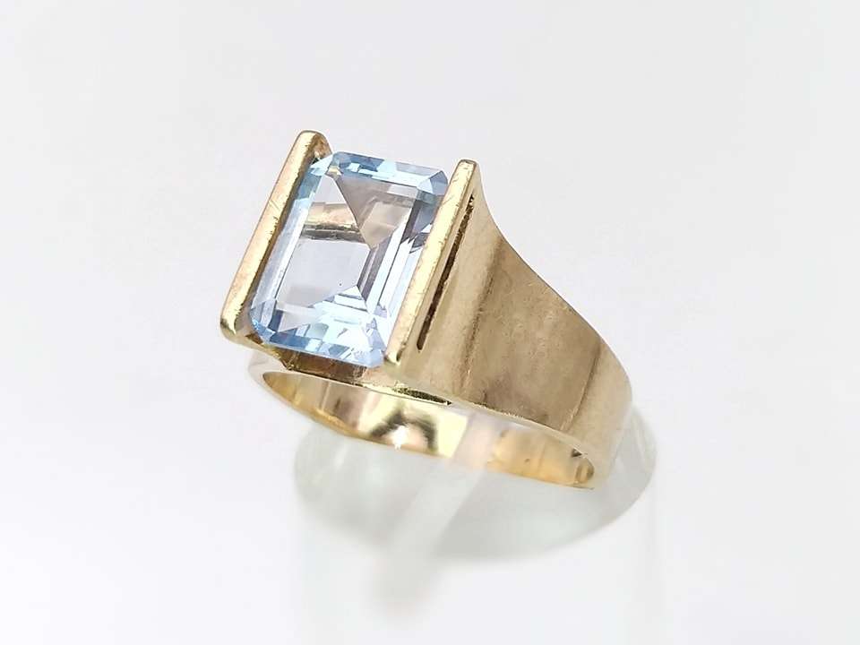 Midcentury-Modern blue topaz ring (9ct gold)