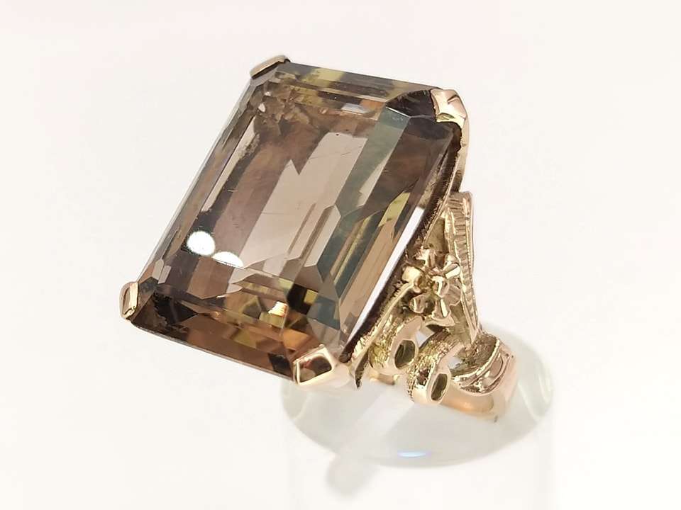 Magnificent 1970s rose gold & smoky topaz dress ring