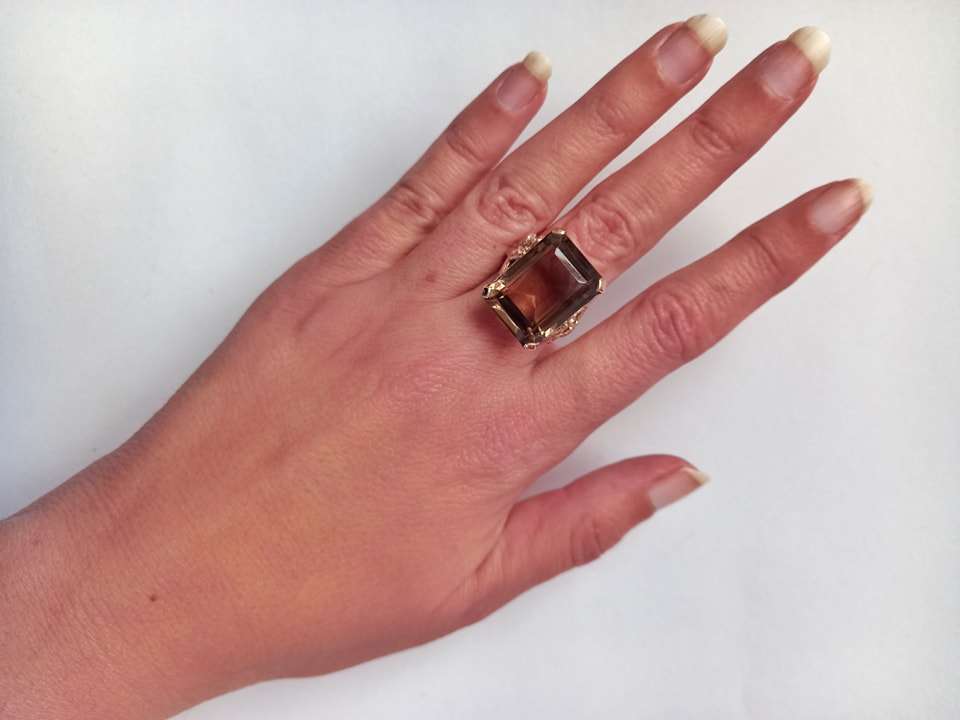 Magnificent 1970s rose gold & smoky topaz dress ring