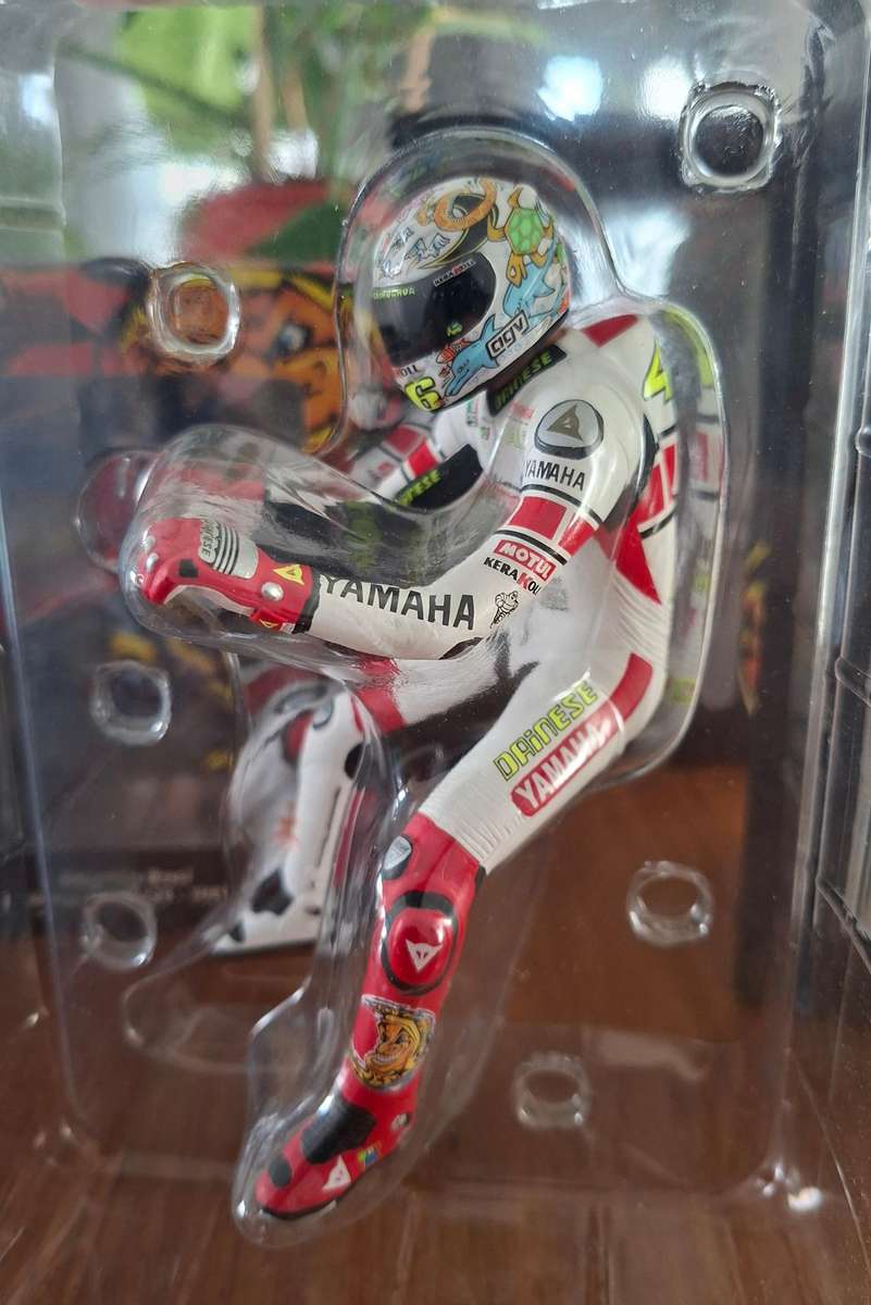 2005 Moto GP Valentino Rossi Figurine - Yamaha Factory Team