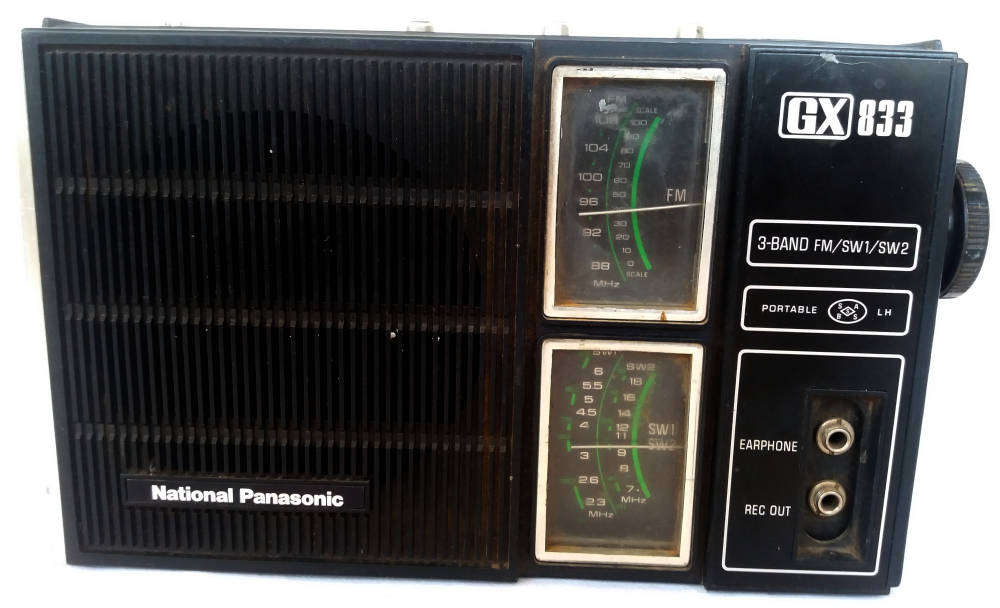 Vintage National Panasonic GX 833 portable transistor radio (1970's)