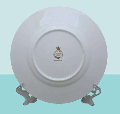 A Royal Collection Trust Plate to Commemorate the Birth of Prince George 22 July 2013.