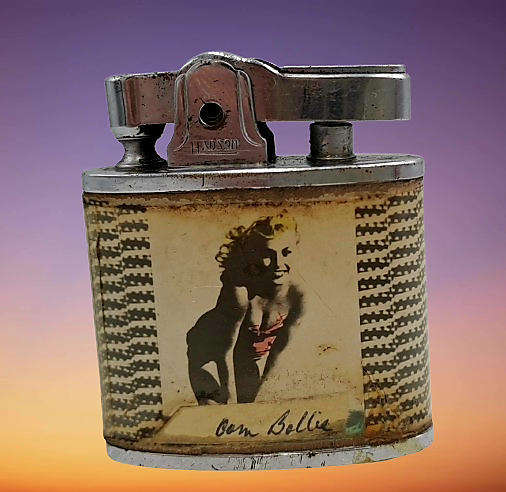 Vintage 1950'2 Hadson Lighter - with Pin-Ups on Both sides - By M.H.MFG.Co-need restoration