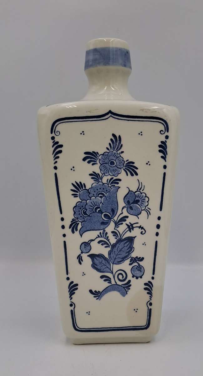 Large 1987 Delft's Blue Jar -No Cap