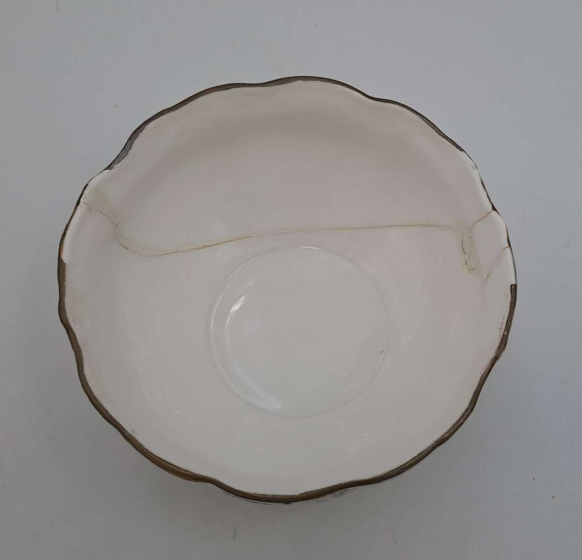 Vintage Royal Albert Tea TRANQUILLITY Tea Sugar Bowl -(BADLY CRACKED AND REPAIRED)