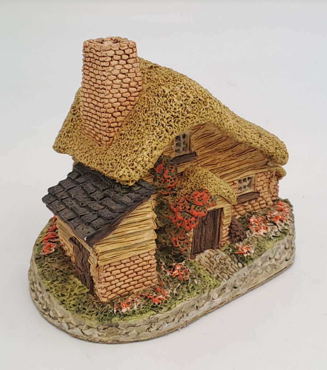 1982 David Winter Cottage Collection "Drovers Cottage"Hand Made In Great Britain.