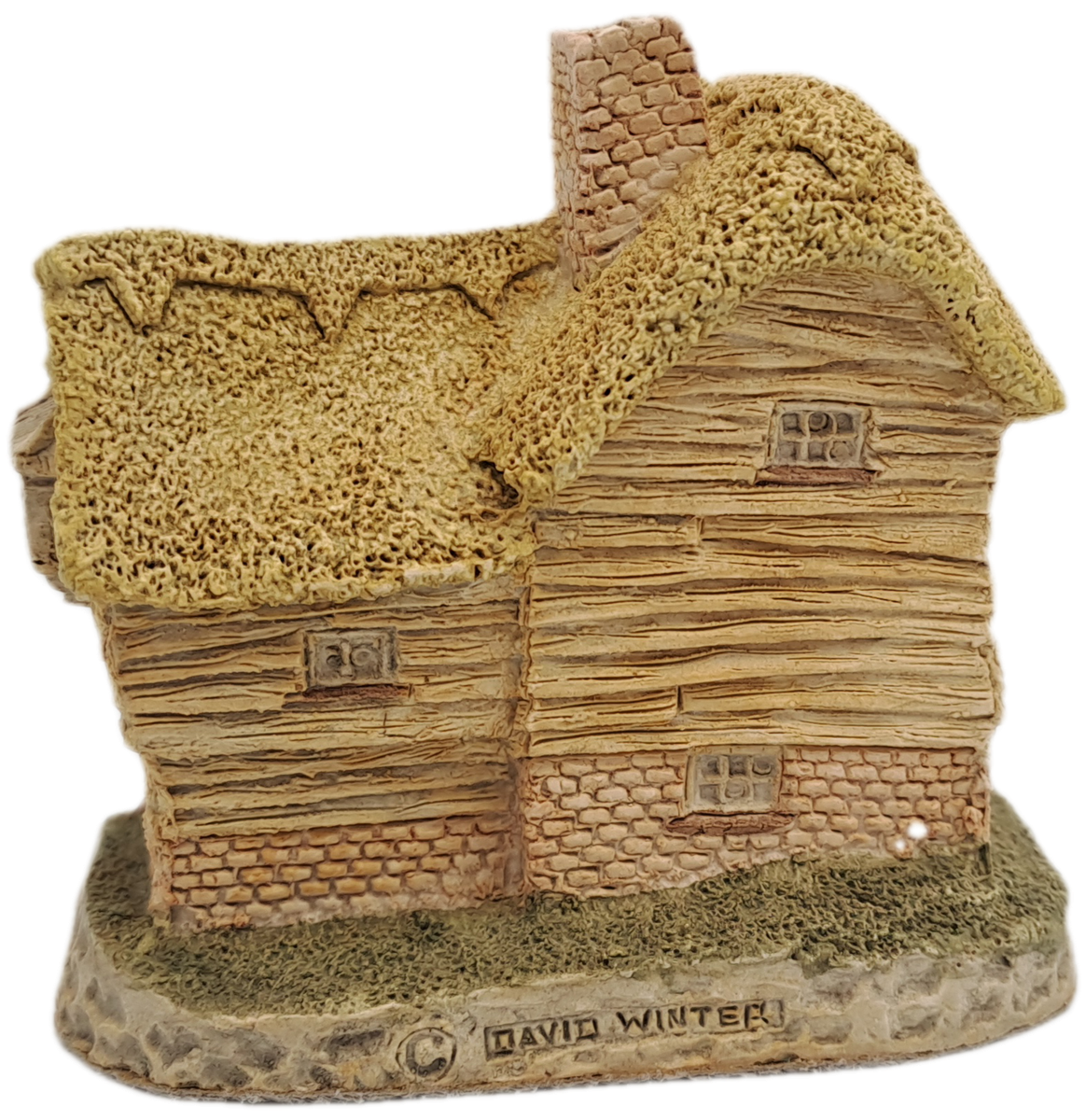 1982 David Winter Cottage Collection "The Village Shop" Hand Made in Great Britain.