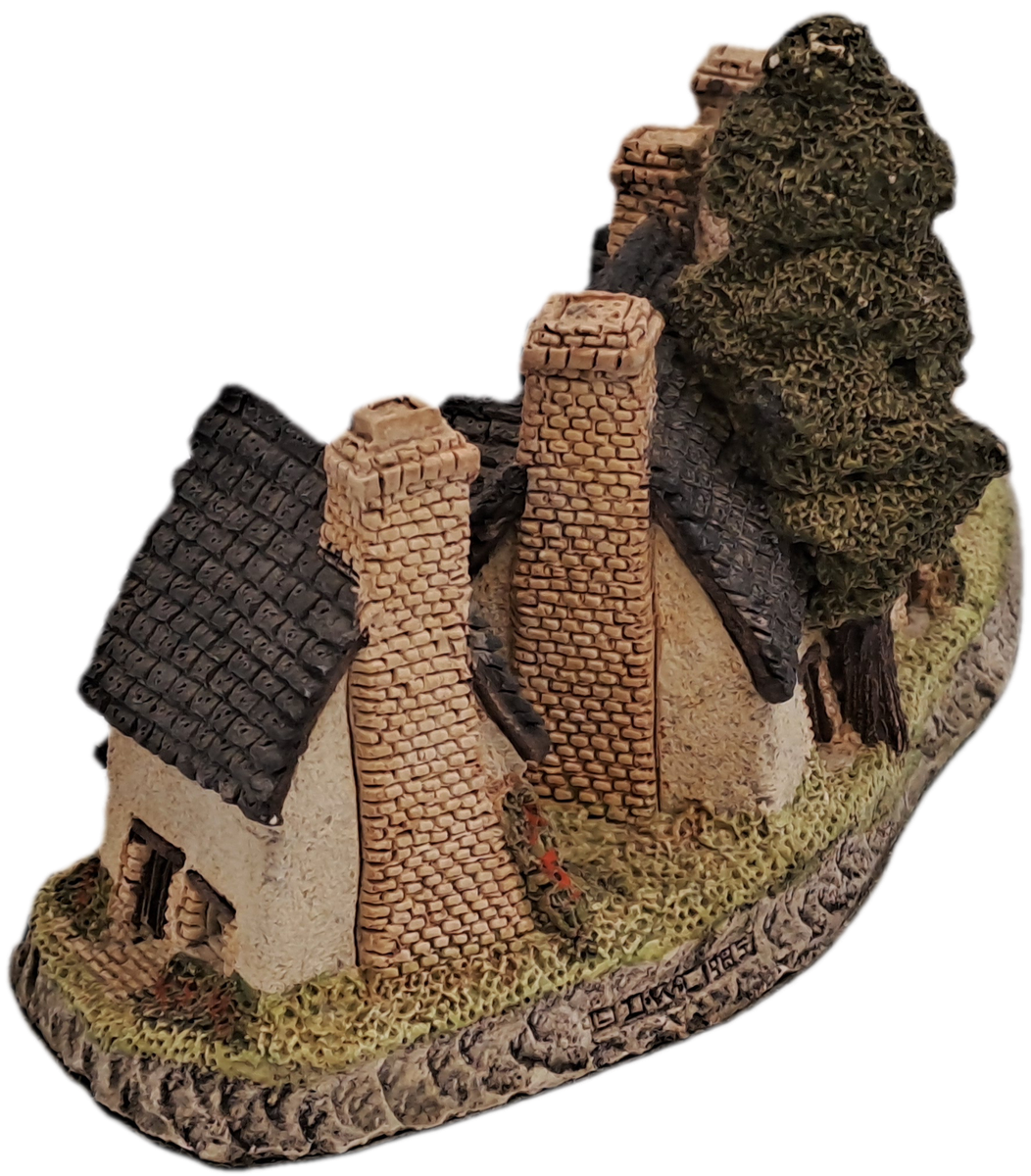 1985 David Winter Cottage Collection"Craftsmens Cottage" Hand Made In Great Britain.